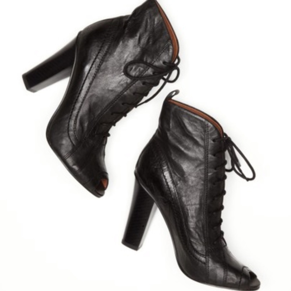 Sam Edelman Lace up Venice bootie